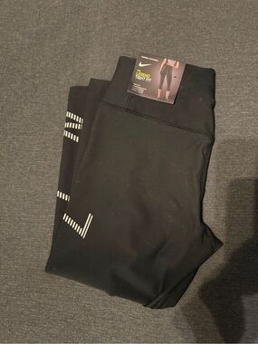Nike Black Cropped Performance Leggings with Reflective Stripes